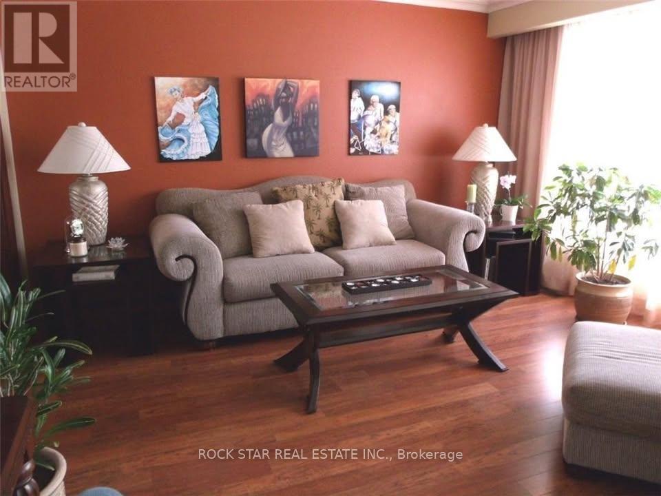 5905 Hillcrest Crescent, Niagara Falls, Ontario  L2J 2A8 - Photo 2 - X13052886