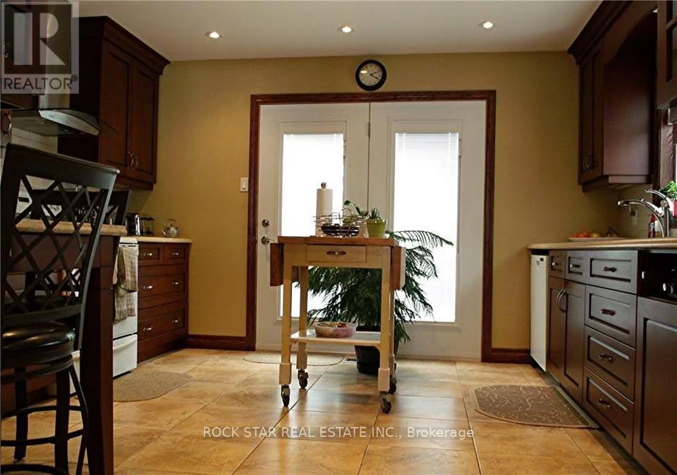 5905 Hillcrest Crescent, Niagara Falls, Ontario  L2J 2A8 - Photo 6 - X13052886