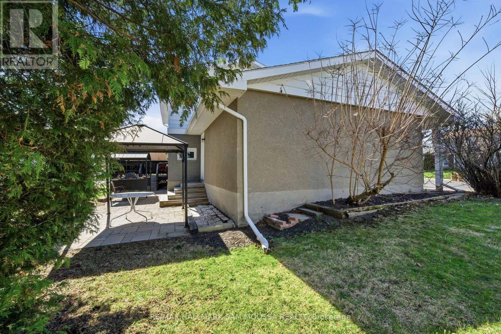 46 Seymour Avenue, Ottawa, Ontario  K2E 6P2 - Photo 36 - X13000352