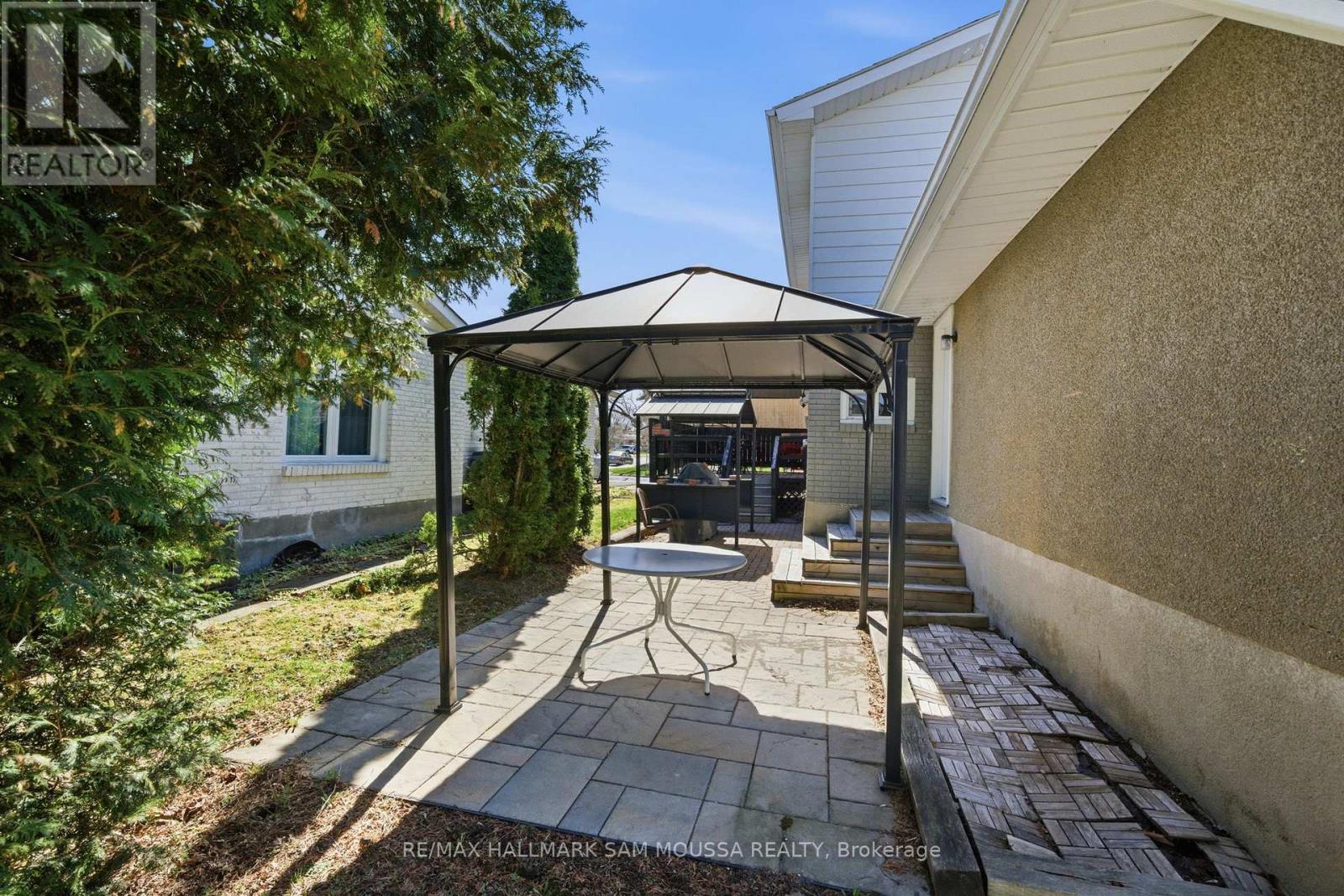 46 Seymour Avenue, Ottawa, Ontario  K2E 6P2 - Photo 38 - X13000352