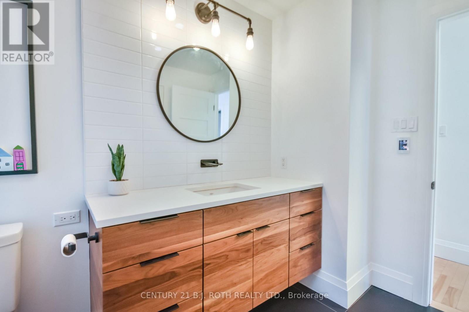 20 Weldon Street, Barrie, Ontario  L4M 4J4 - Photo 31 - S12867366