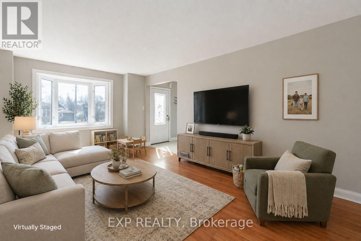 204 John Street, Brampton, Ontario  L6W 2A6 - Photo 3 - W12843510