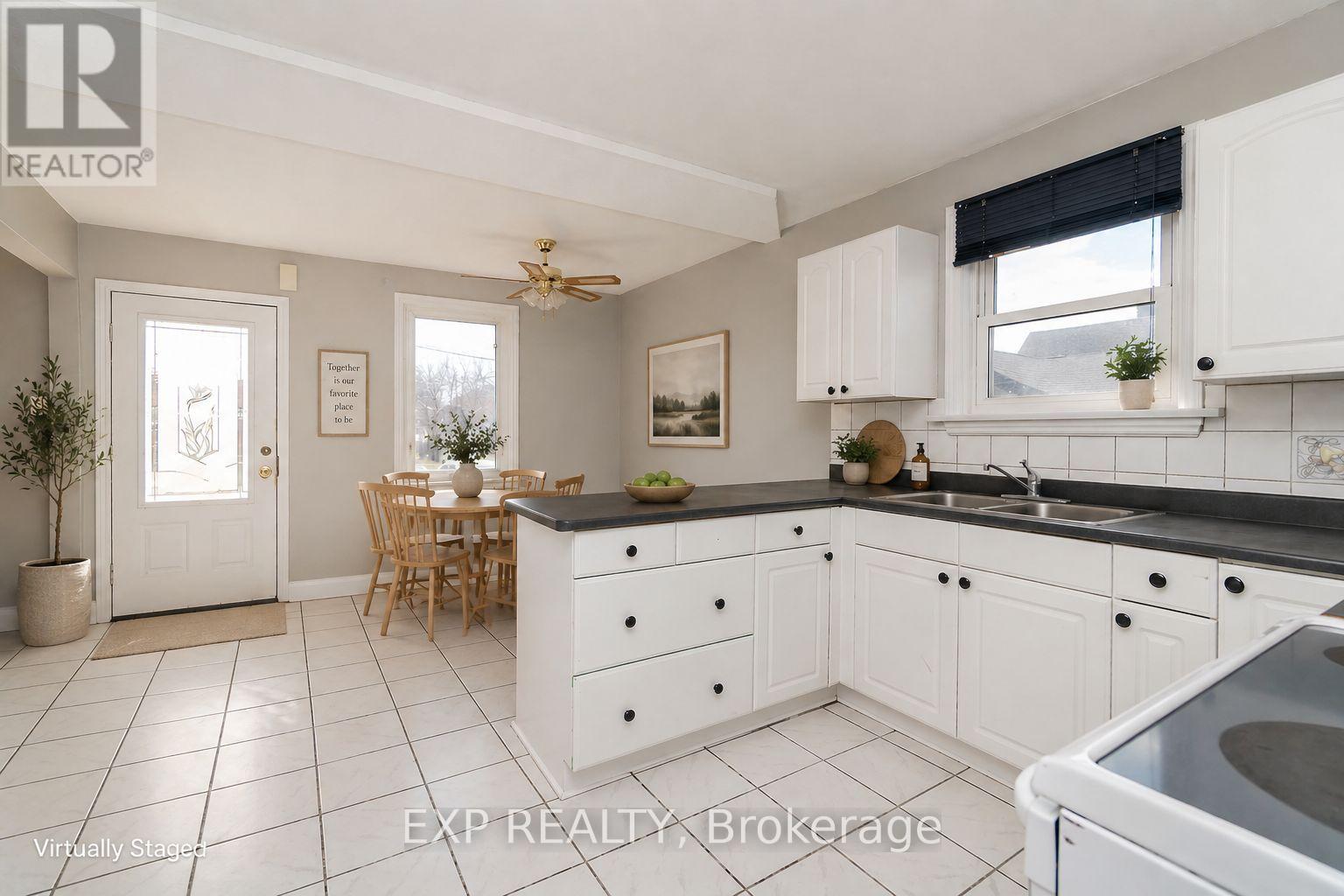 204 John Street, Brampton, Ontario  L6W 2A6 - Photo 4 - W12843510