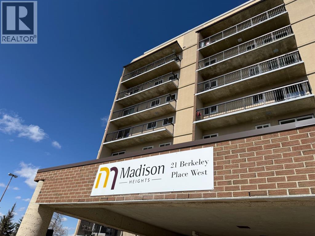 921, 21 Berkeley Place W, Lethbridge, Alberta  T1K 5N1 - Photo 3 - A2287216