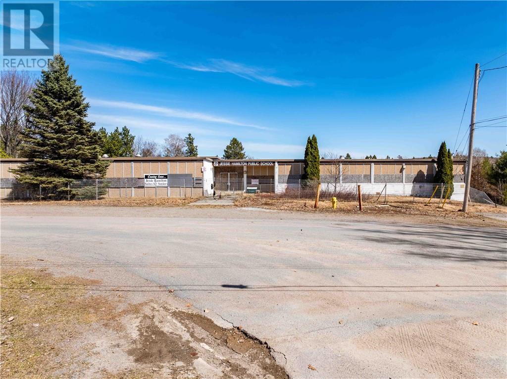 16 Jessie, Lively, Ontario  P3Y 1A2 - Photo 1 - 2127242