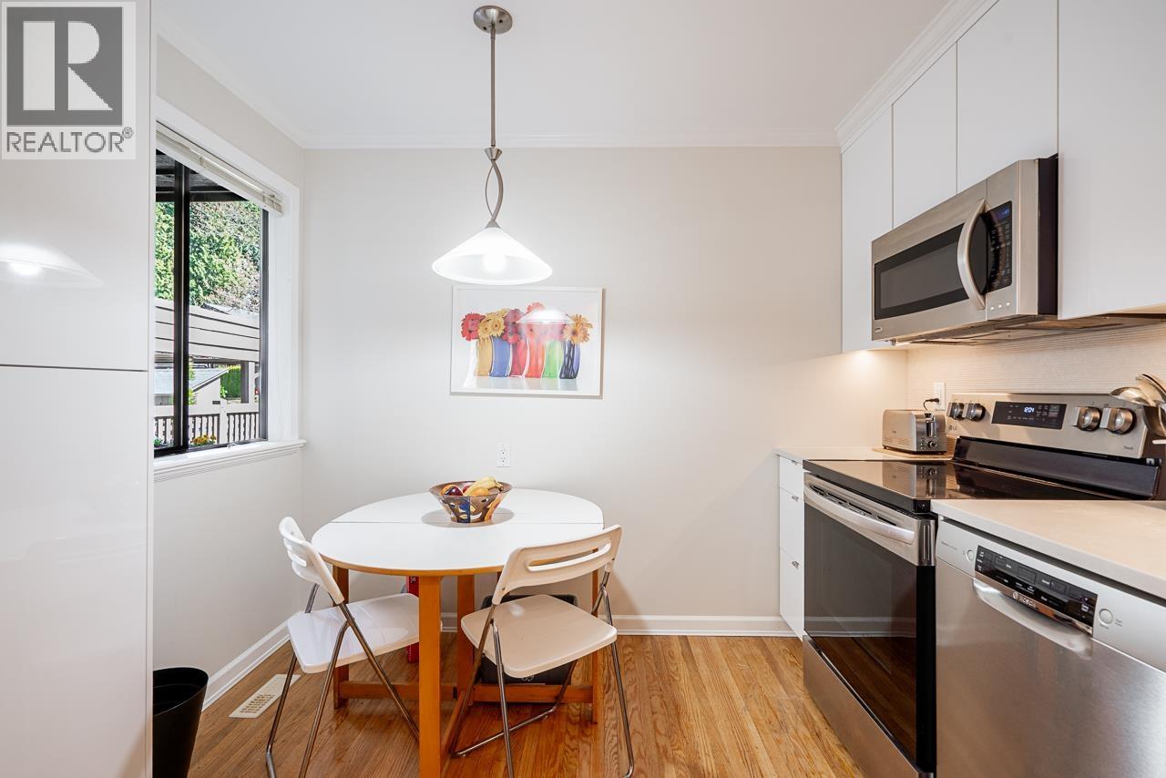 2 1960 Rufus Drive, North Vancouver, British Columbia  V7J 3L7 - Photo 6 - R3116611