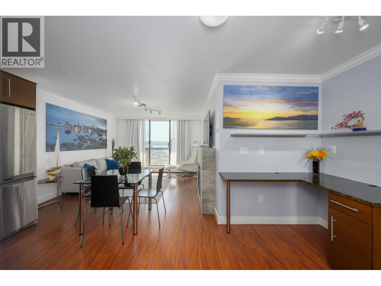 608 145 ST. GEORGES AVENUE, north vancouver, British Columbia