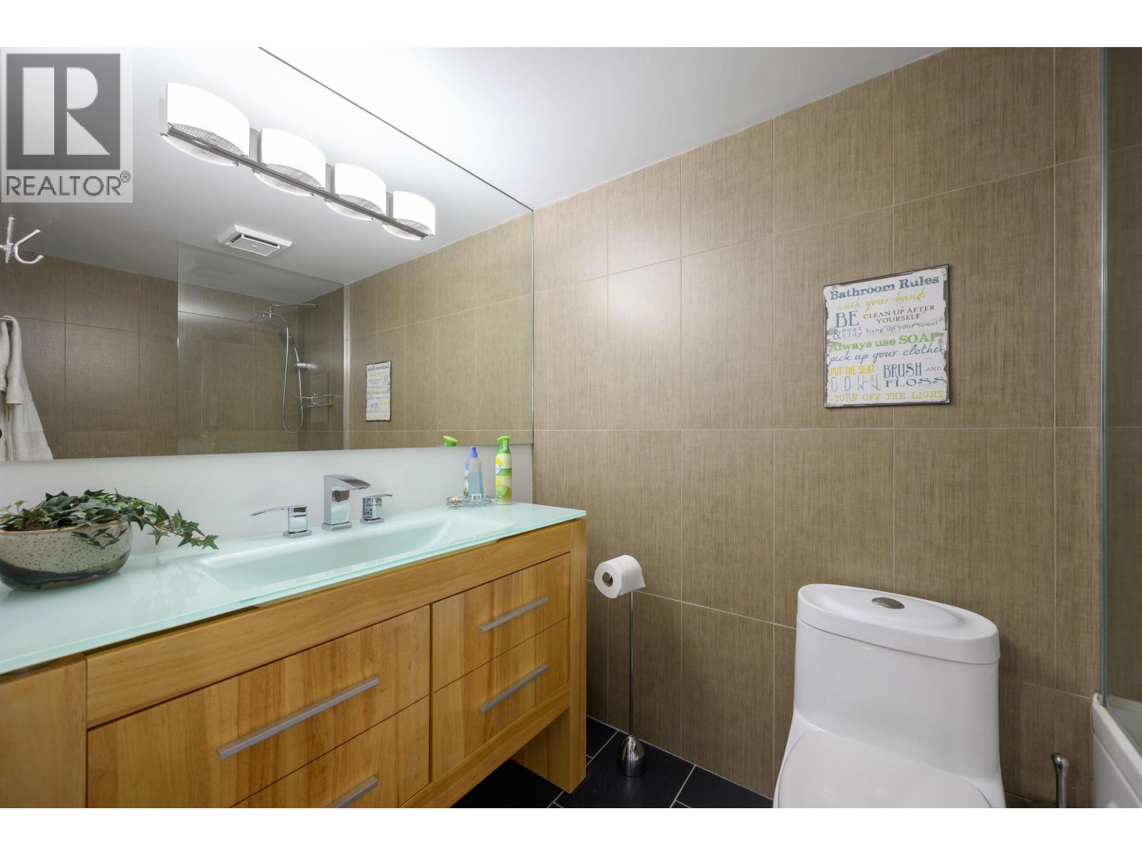 608 145 St. Georges Avenue, North Vancouver, British Columbia  V7L 3G8 - Photo 24 - R3116612