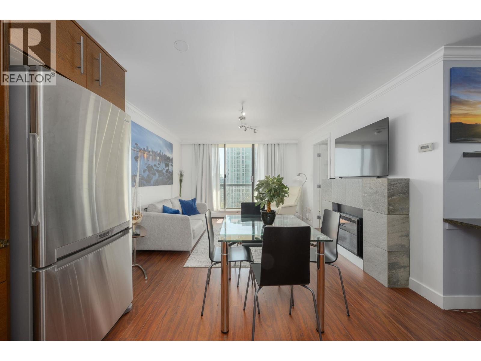 608 145 St. Georges Avenue, North Vancouver, British Columbia  V7L 3G8 - Photo 3 - R3116612