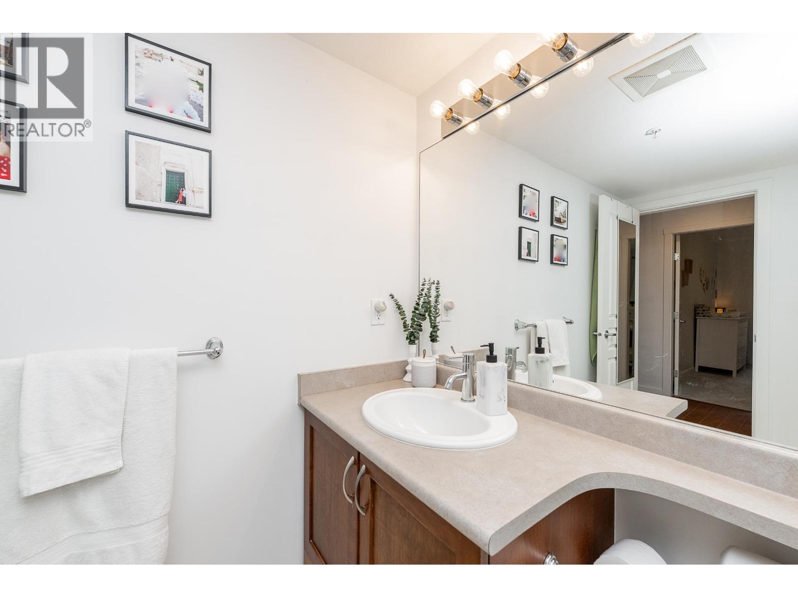 201 2951 Silver Springs Boulevard, Coquitlam, British Columbia  V3E 3S4 - Photo 21 - R3116616