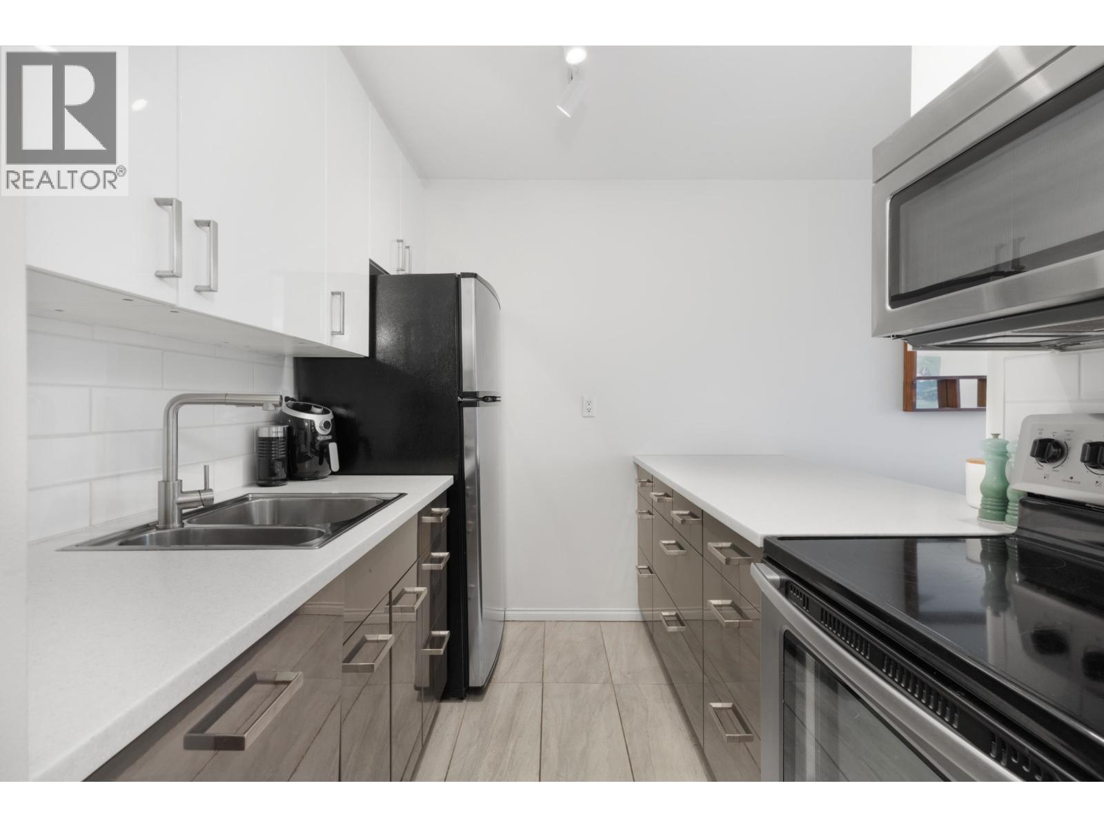 303 2125 W 2nd Avenue, Vancouver, British Columbia  V6K 1H7 - Photo 8 - R3116623