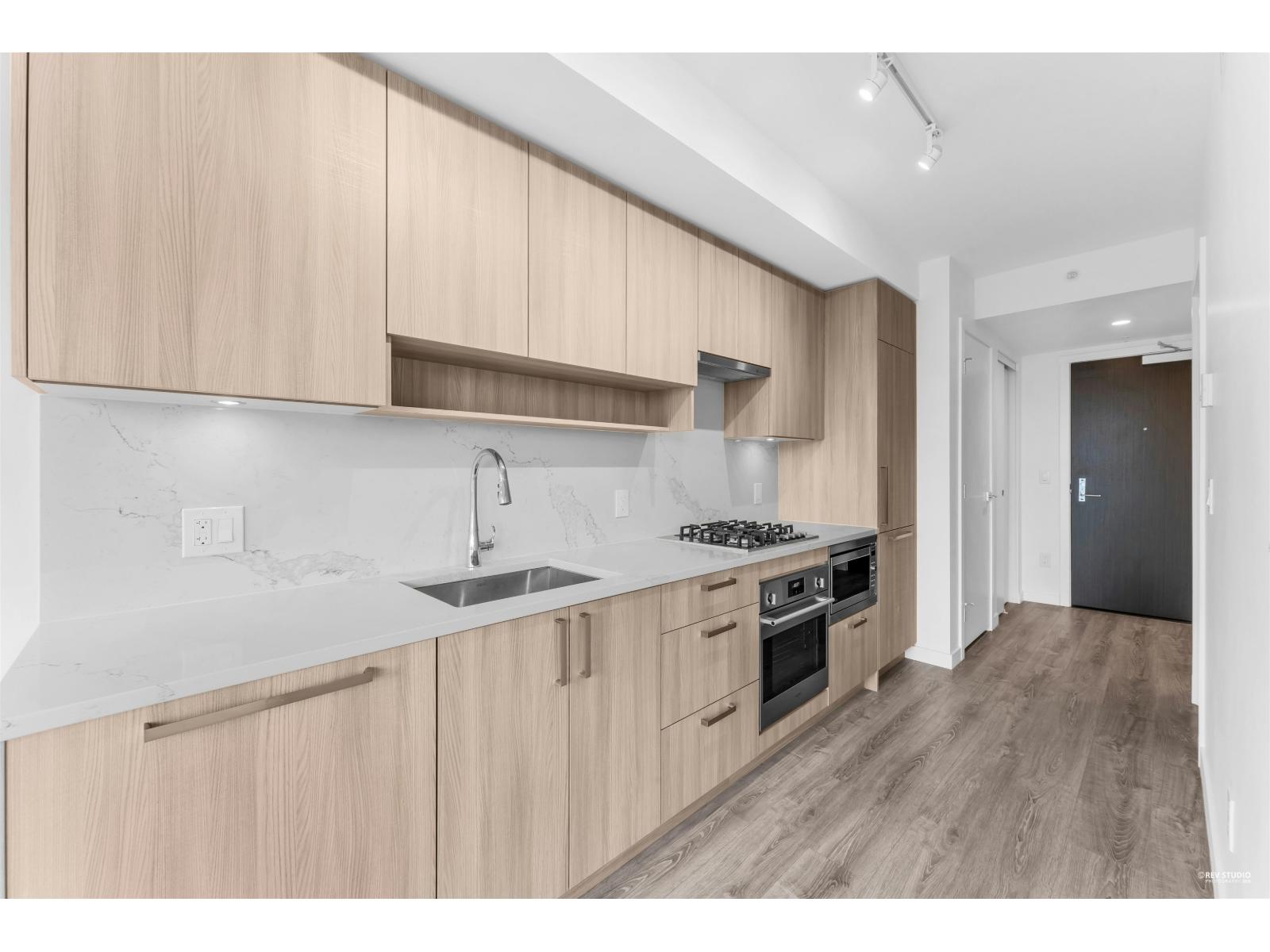 507 13350 Central Avenue, Surrey, British Columbia  V3T 0S1 - Photo 2 - R3114415