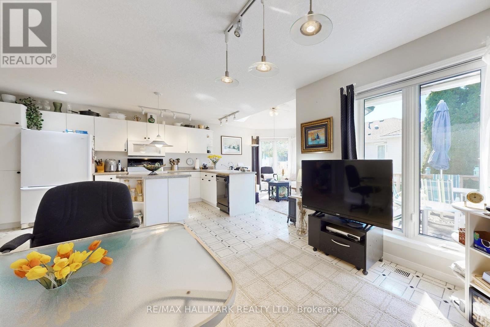 8 Greenfield Place, Wilmot, Ontario  N3A 2G6 - Photo 7 - X13012316