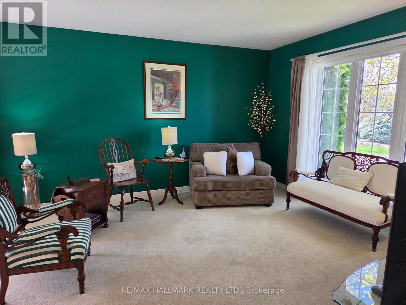 8 Greenfield Place, Wilmot, Ontario  N3A 2G6 - Photo 3 - X13012316