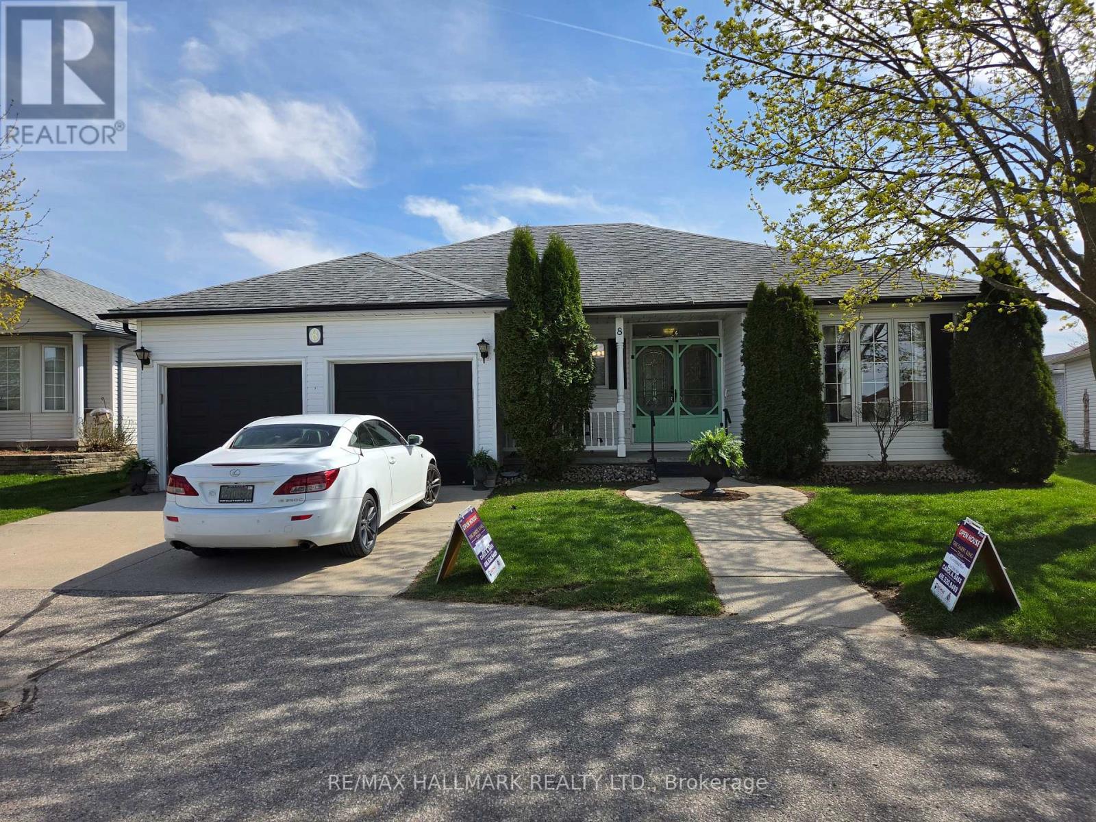 8 GREENFIELD PLACE, Wilmot, Ontario