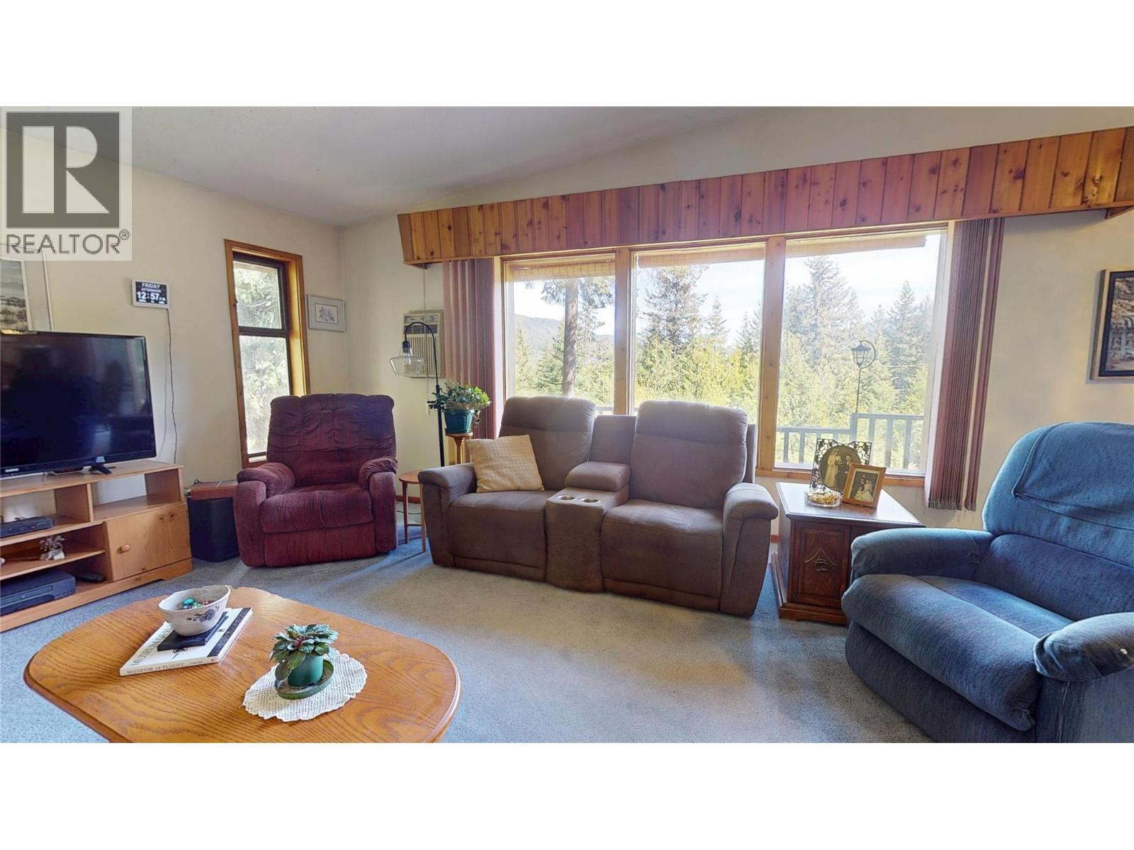 2793 White Lake Road, Sorrento, British Columbia  V0E 2W0 - Photo 31 - 10383466