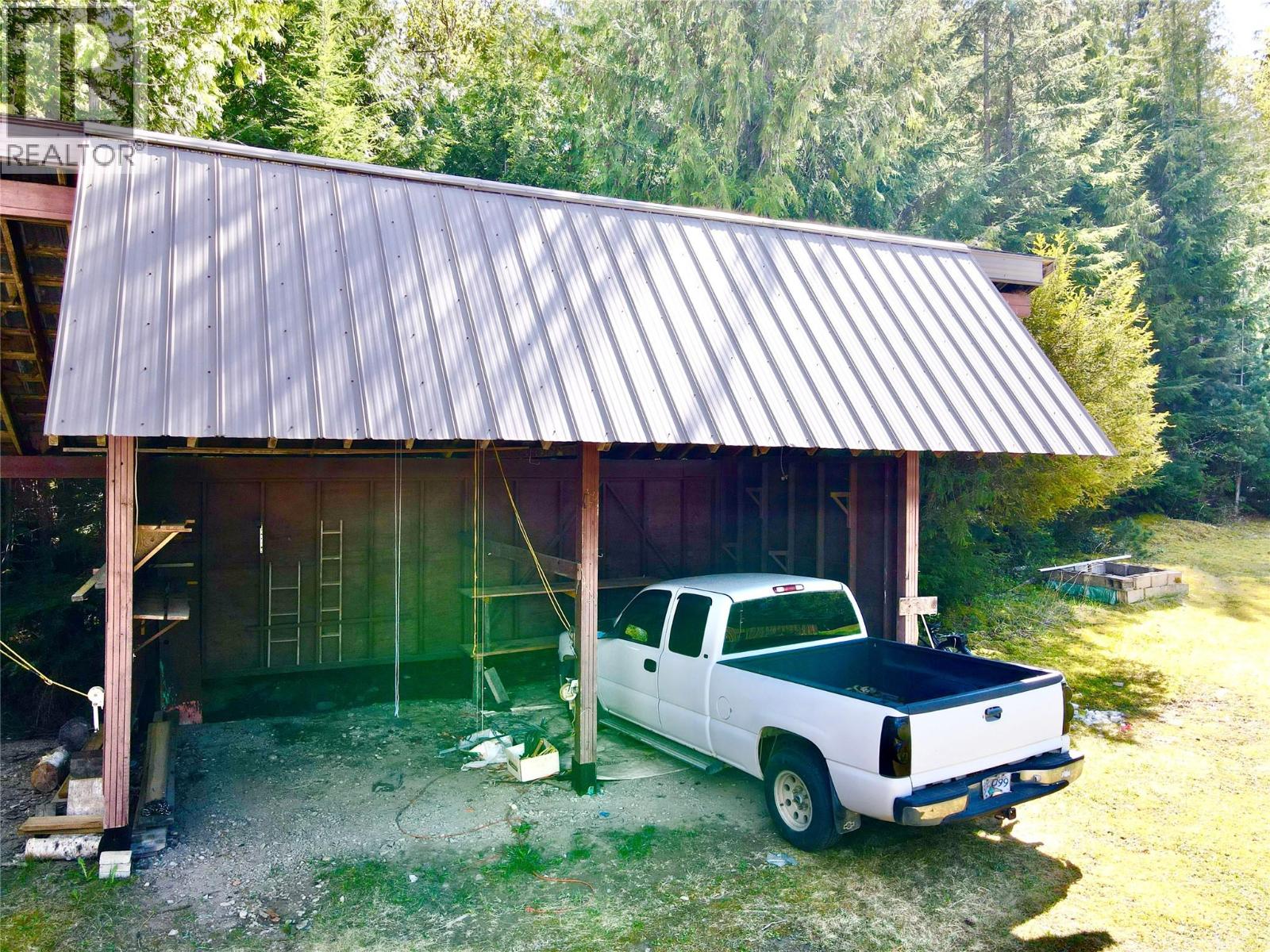 2793 White Lake Road, Sorrento, British Columbia  V0E 2W0 - Photo 11 - 10383466