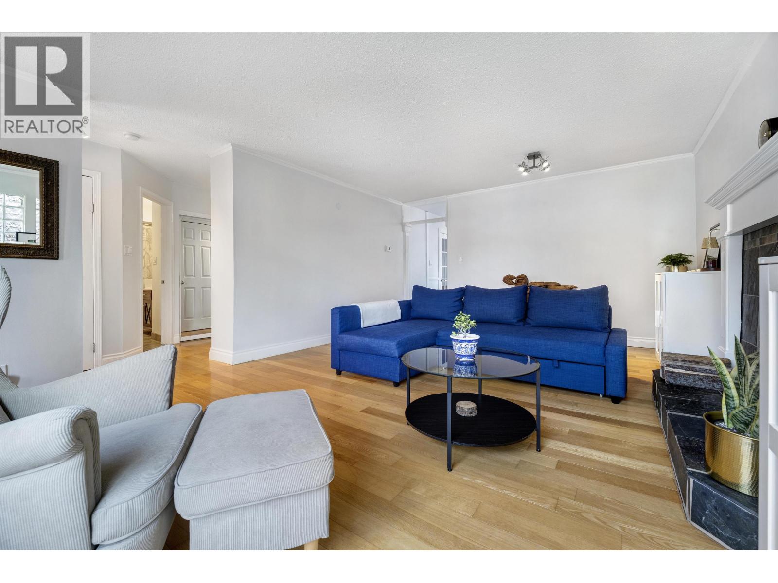 828 Nicolum Court, North Vancouver, British Columbia  V7H 2R8 - Photo 3 - R3116628