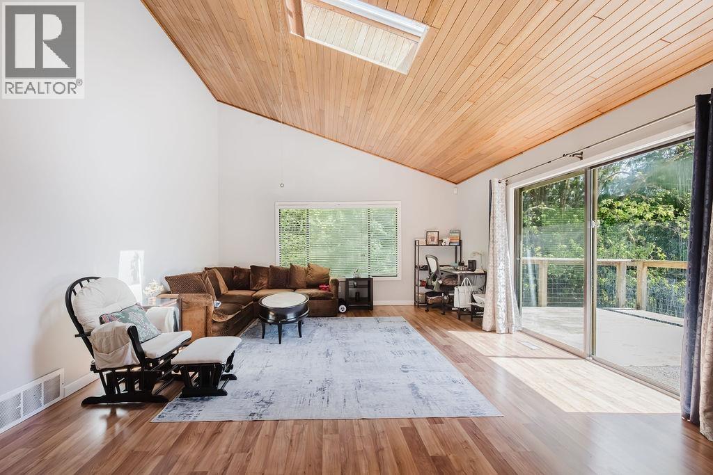 5899 Spriggs Road, Madeira Park, British Columbia  V0N 2H0 - Photo 12 - R3116633