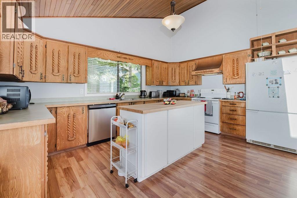 5899 Spriggs Road, Madeira Park, British Columbia  V0N 2H0 - Photo 6 - R3116633