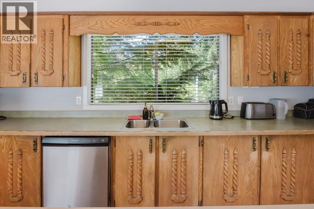 5899 Spriggs Road, Madeira Park, British Columbia  V0N 2H0 - Photo 9 - R3116633