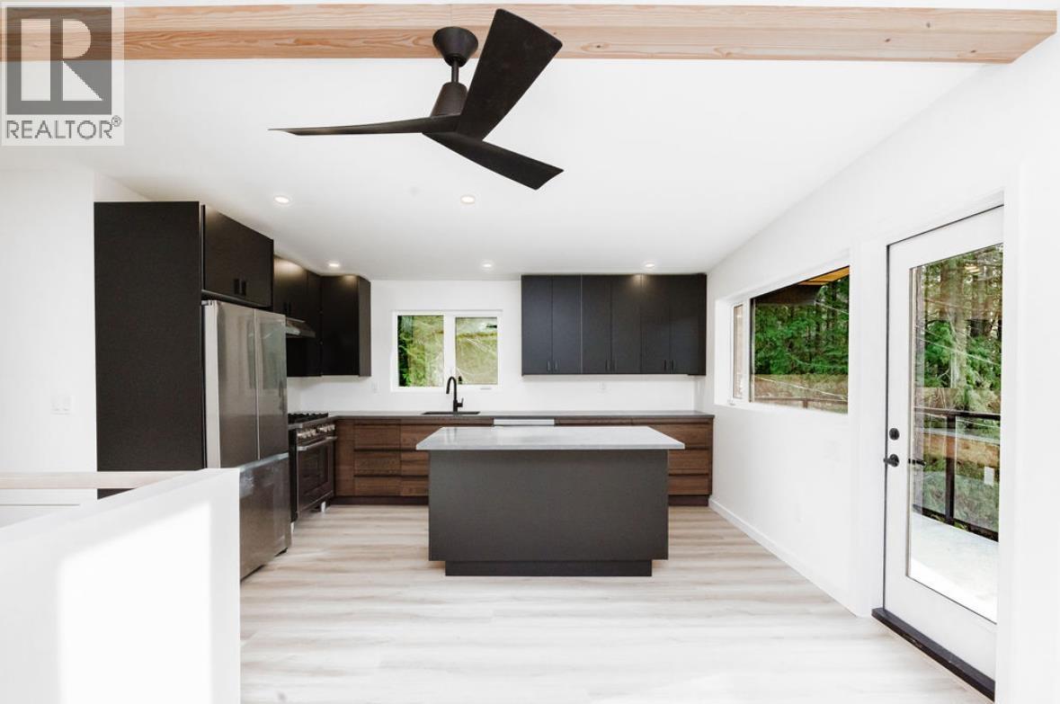 6960 Sunshine Coast Highway, Sechelt, British Columbia  V7Z 0N2 - Photo 7 - R3116634