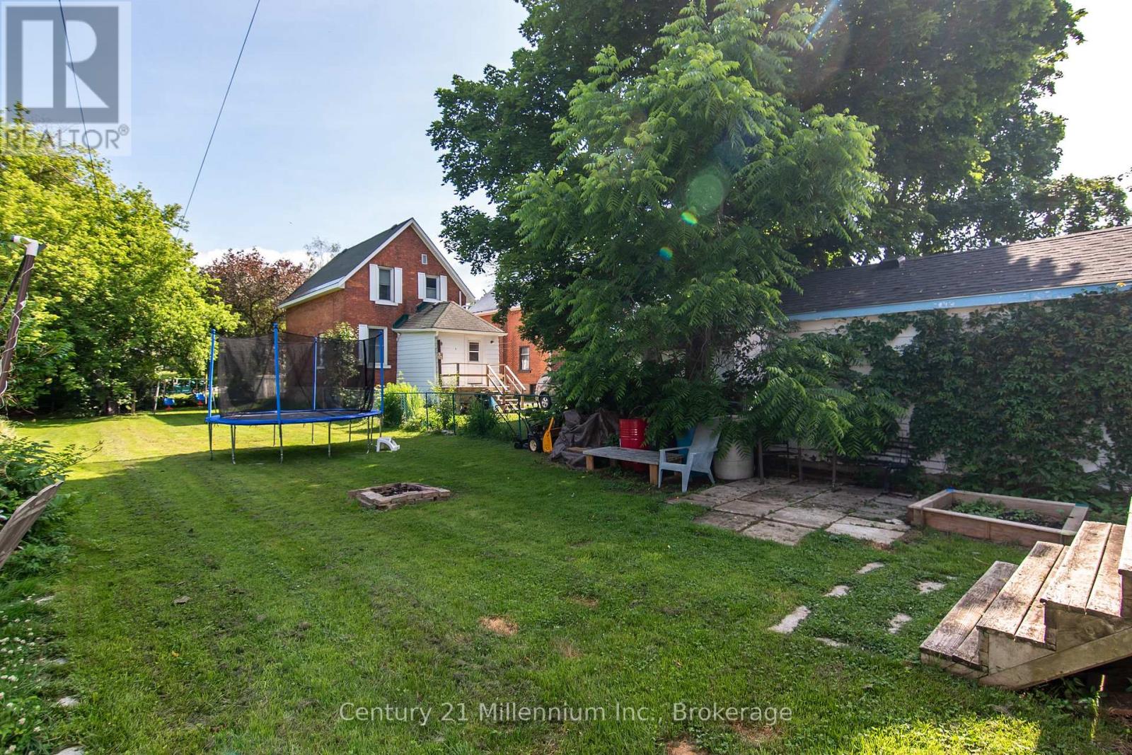 471 13th A Street W, Owen Sound, Ontario  N4K 3X3 - Photo 3 - X13053120