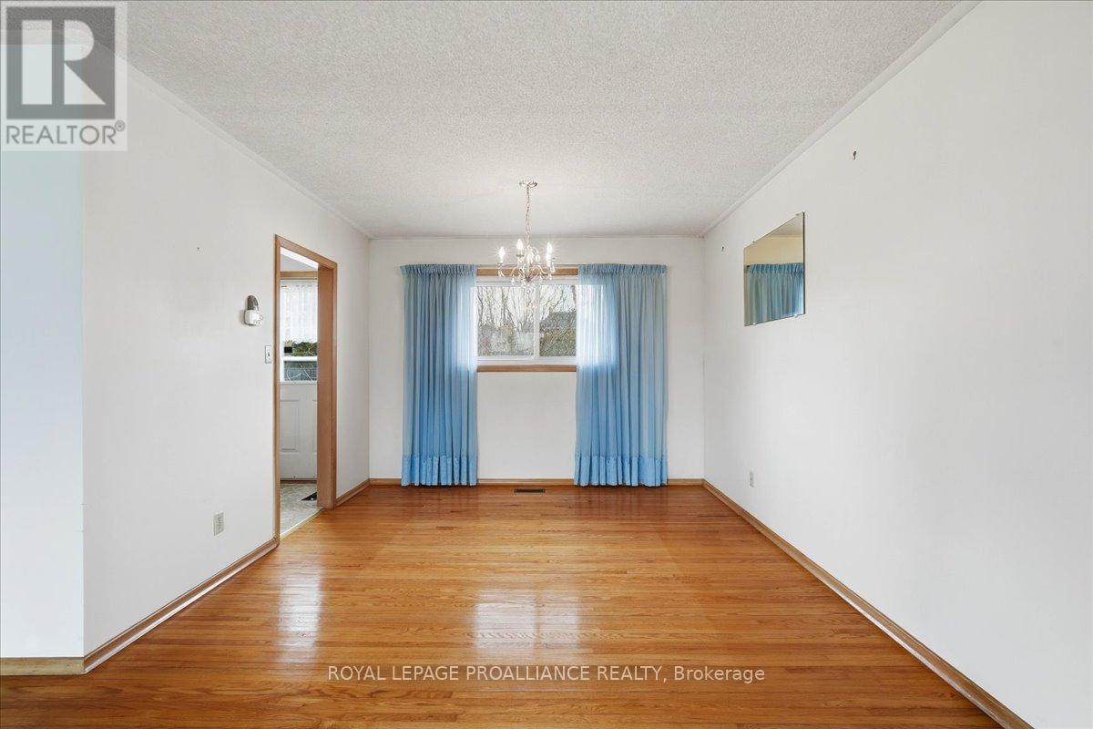 8 Fenwood Crescent, Prince Edward County, Ontario  K8N 4Z7 - Photo 11 - X13053096