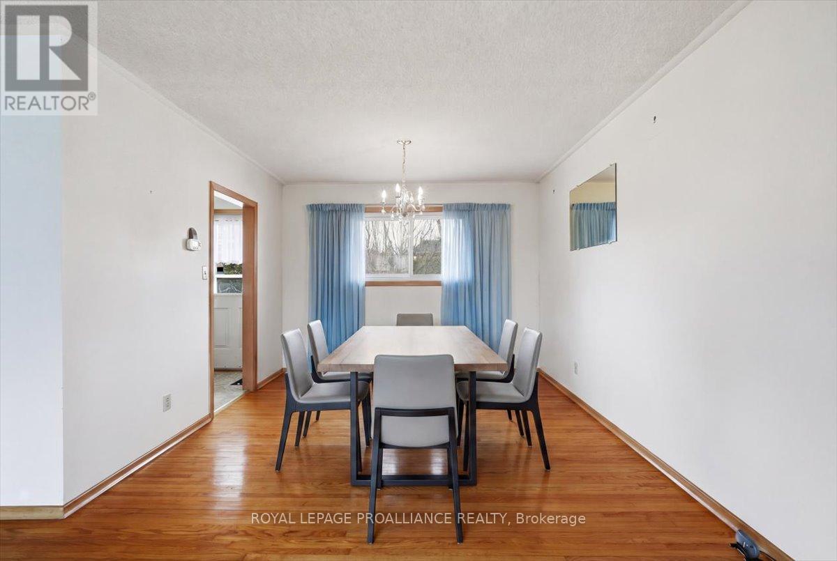 8 Fenwood Crescent, Prince Edward County, Ontario  K8N 4Z7 - Photo 12 - X13053096