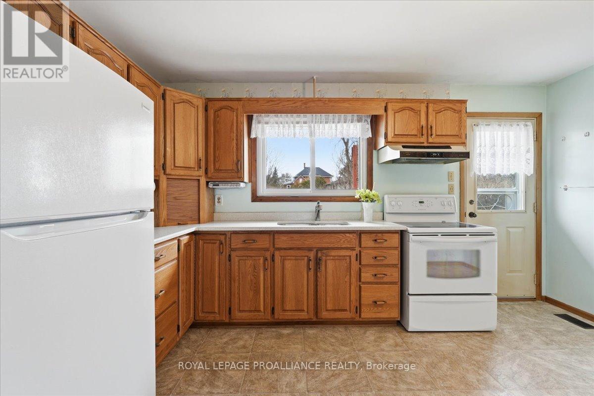 8 Fenwood Crescent, Prince Edward County, Ontario  K8N 4Z7 - Photo 16 - X13053096