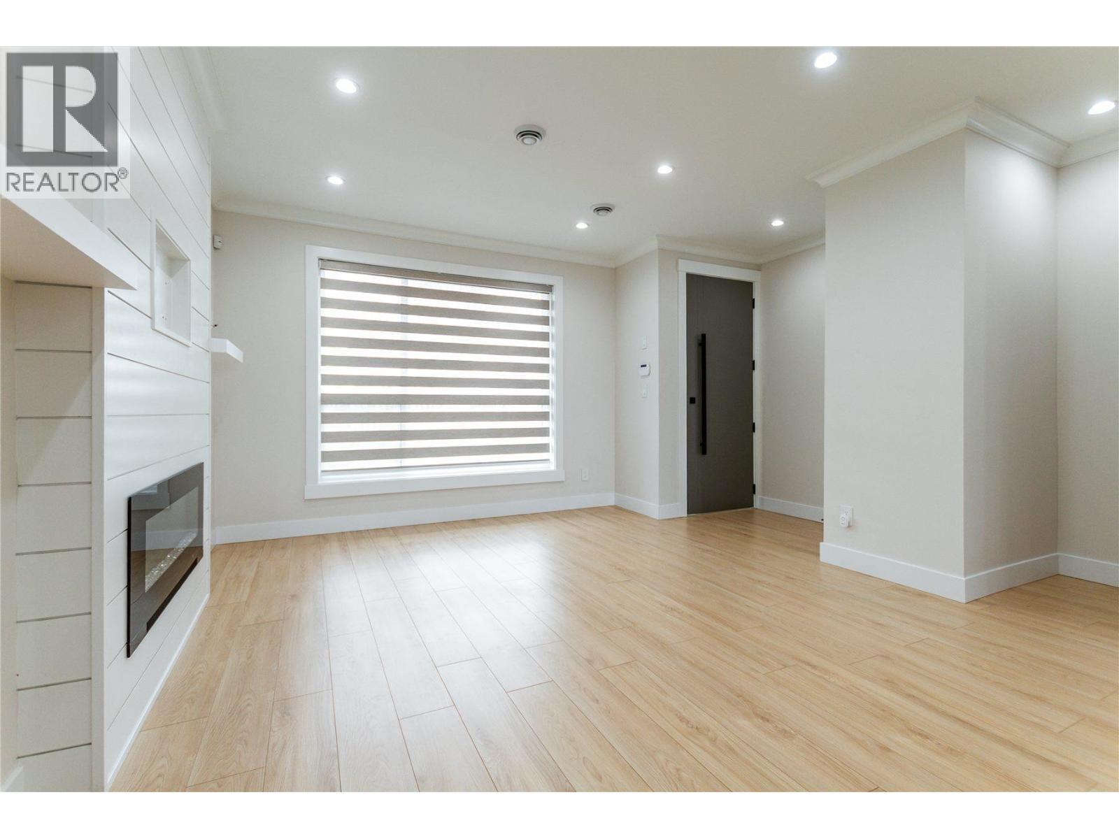 101 954 Edgar Avenue, Coquitlam, British Columbia  V3K 2J9 - Photo 2 - R3116442