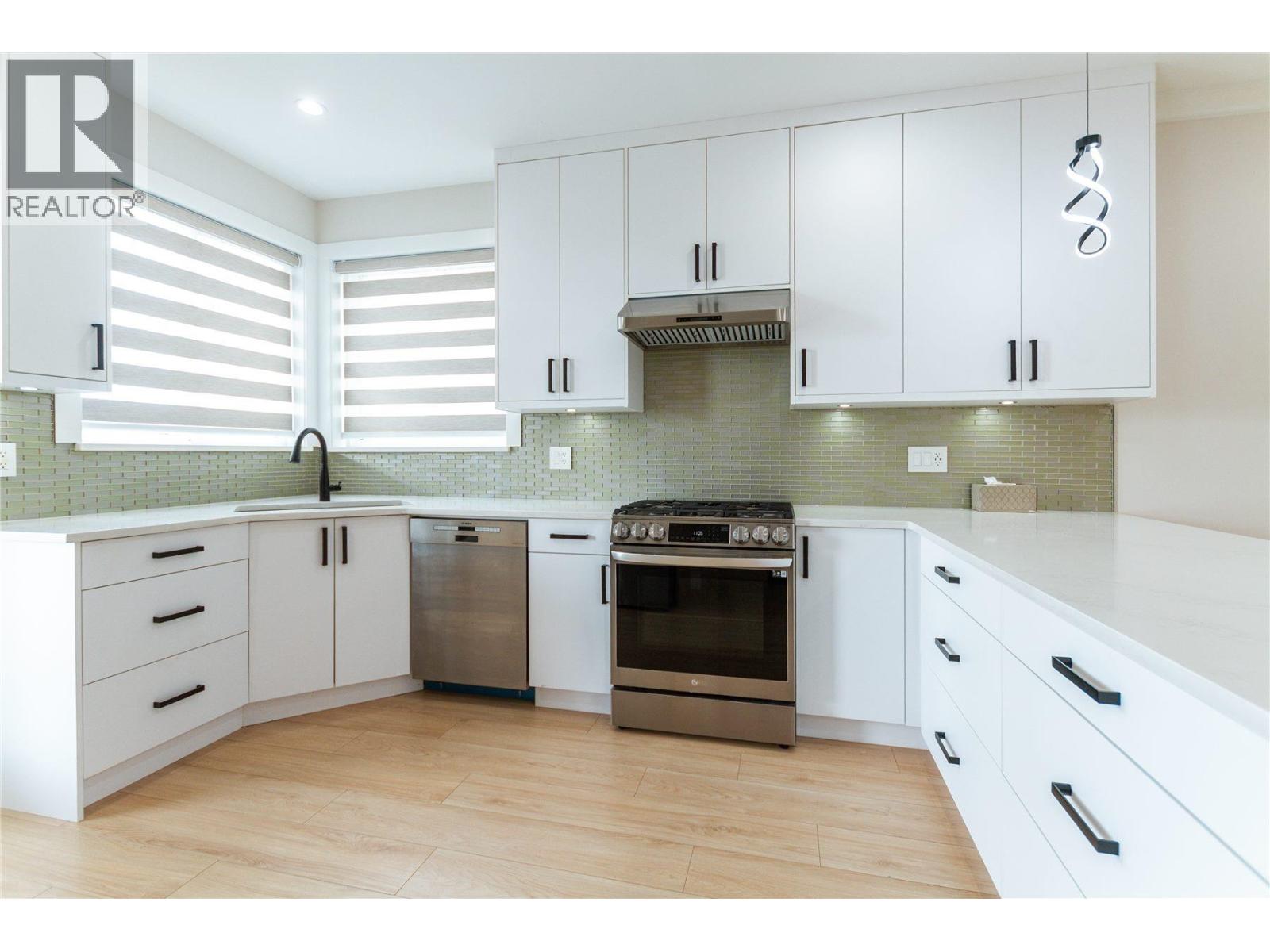 101 954 Edgar Avenue, Coquitlam, British Columbia  V3K 2J9 - Photo 8 - R3116442