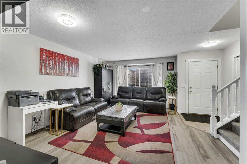 192 Martin Crossing Crescent Ne, Calgary, Alberta  T3J 3T1 - Photo 4 - A2305639