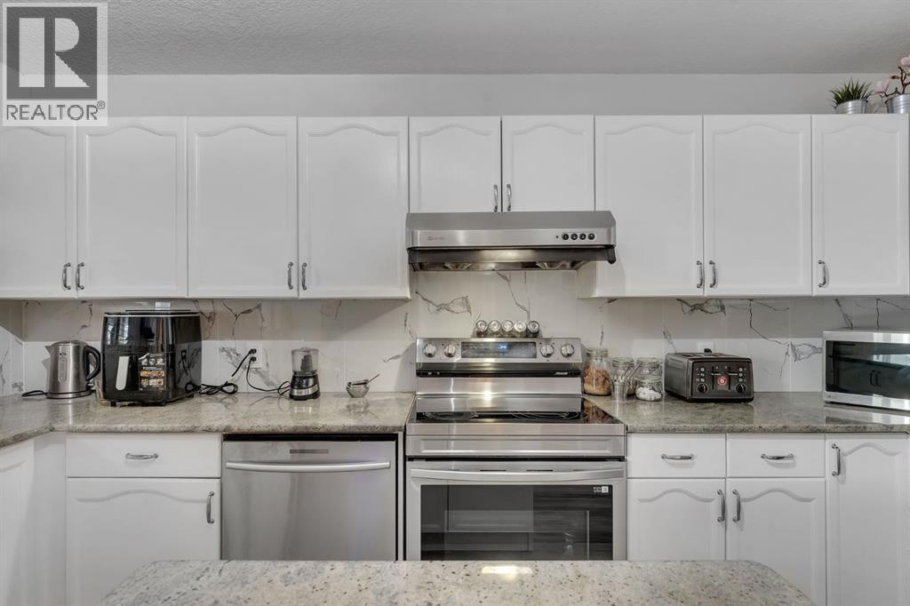 192 Martin Crossing Crescent Ne, Calgary, Alberta  T3J 3T1 - Photo 11 - A2305639