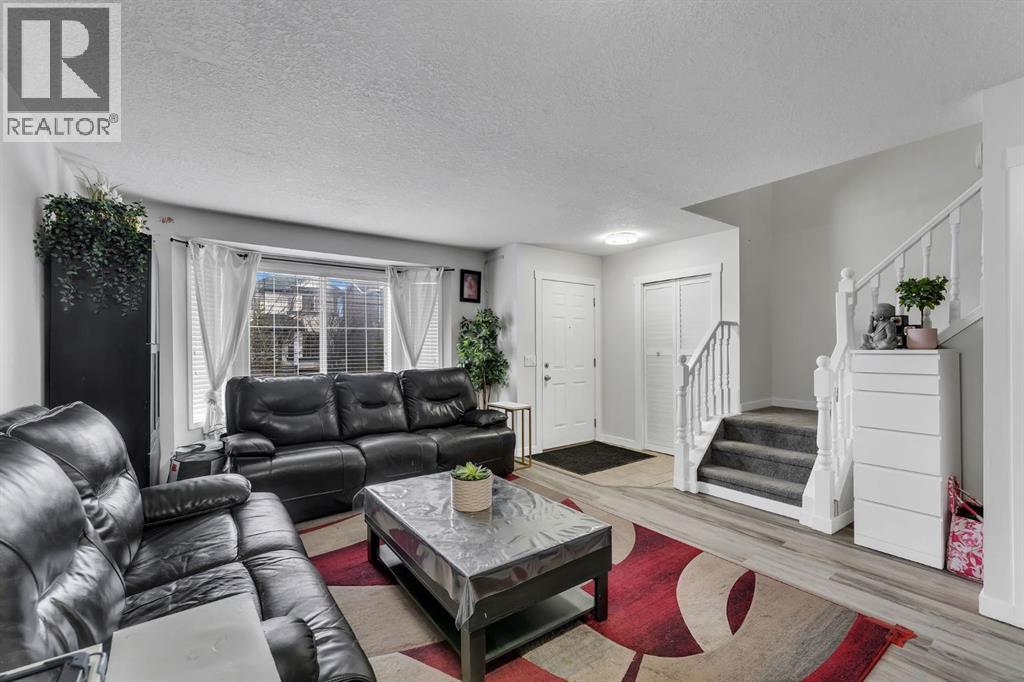 192 Martin Crossing Crescent Ne, Calgary, Alberta  T3J 3T1 - Photo 5 - A2305639