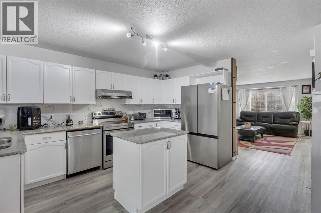 192 Martin Crossing Crescent Ne, Calgary, Alberta  T3J 3T1 - Photo 9 - A2305639