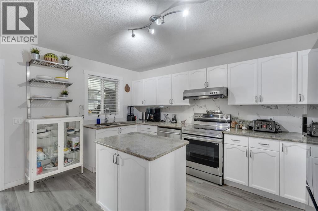 192 Martin Crossing Crescent Ne, Calgary, Alberta  T3J 3T1 - Photo 12 - A2305639