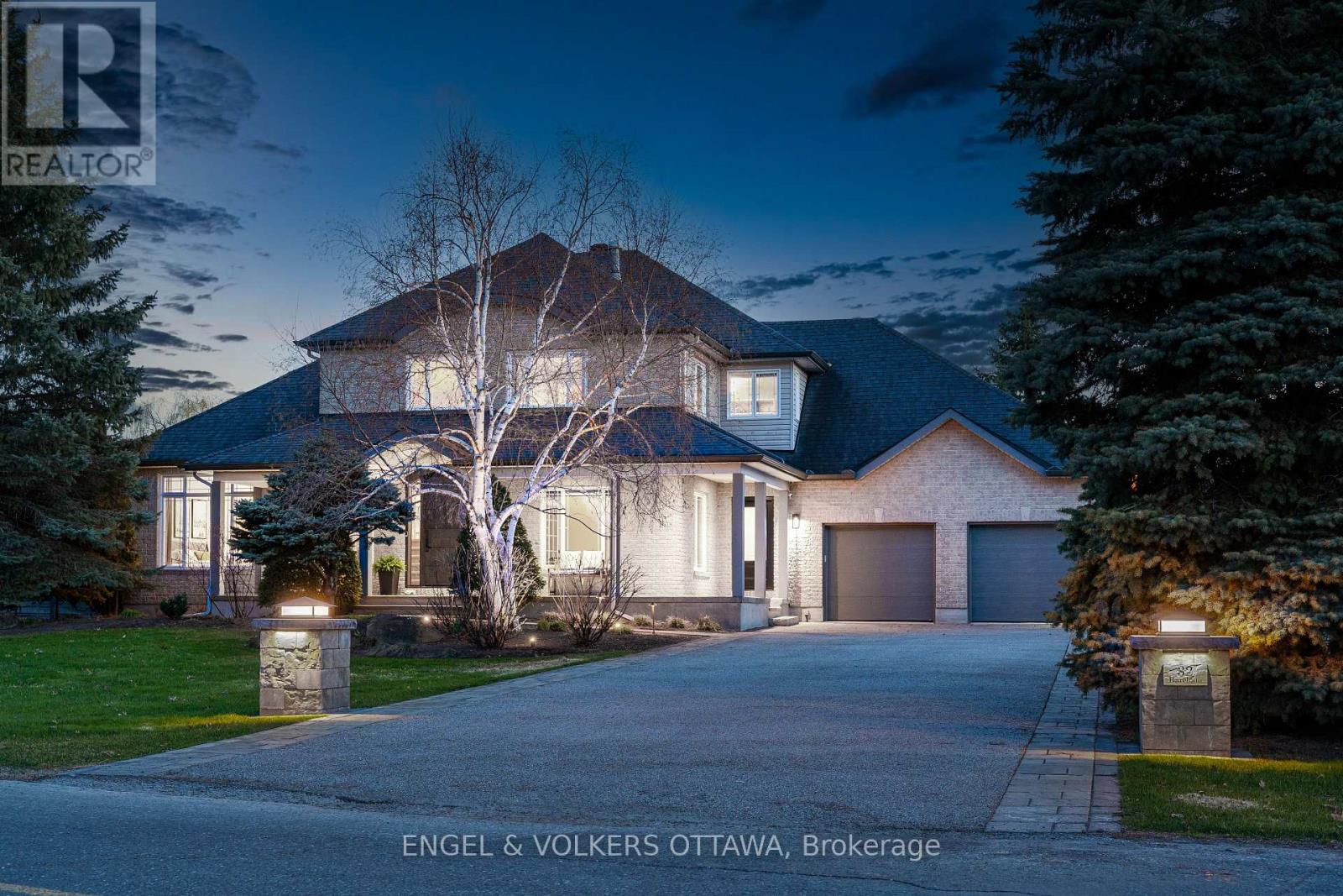 32 BARHAM CRESCENT, Ottawa, Ontario