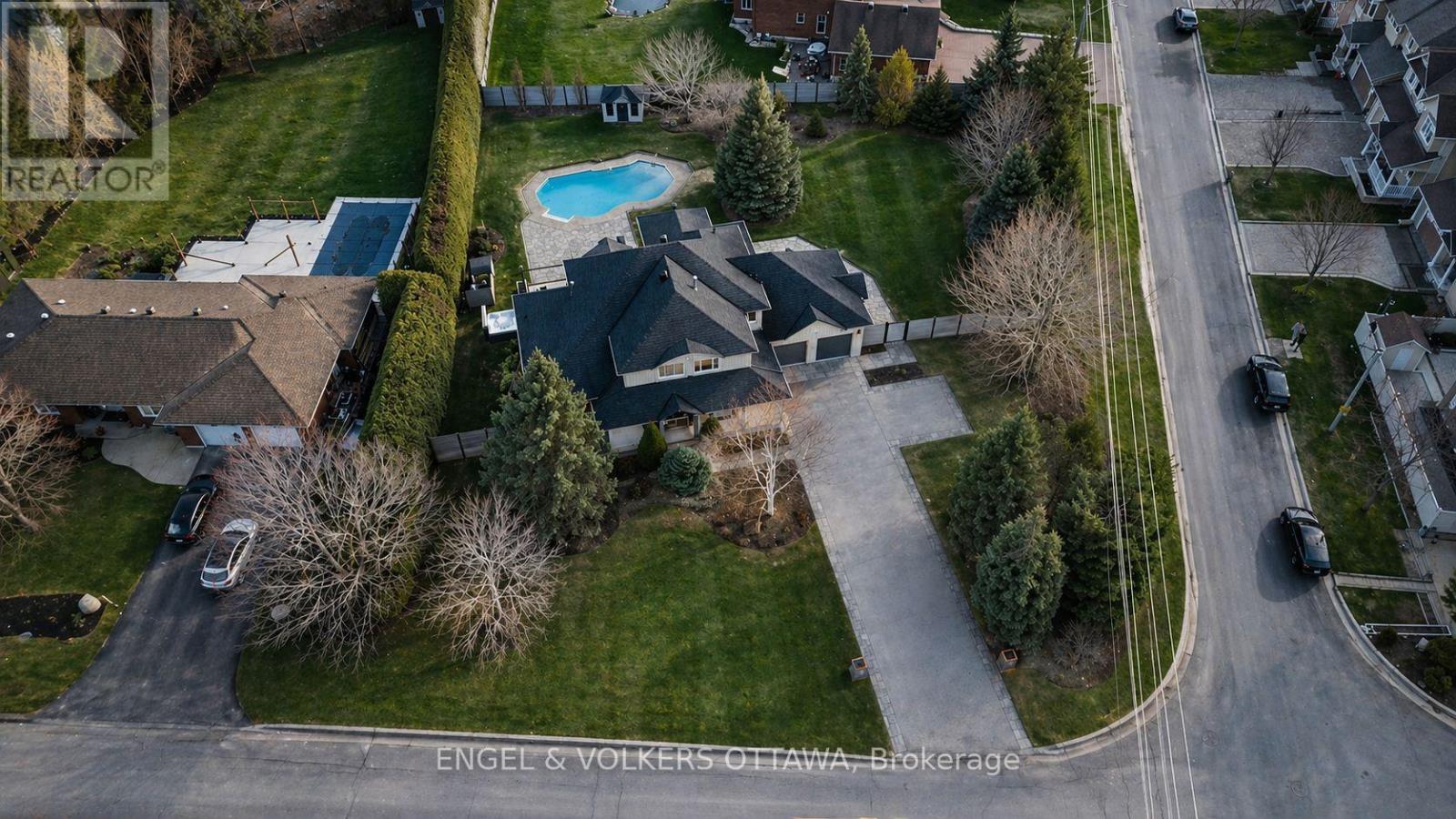 32 Barcham Crescent, Ottawa, Ontario  K2J 3Z7 - Photo 2 - X13053176