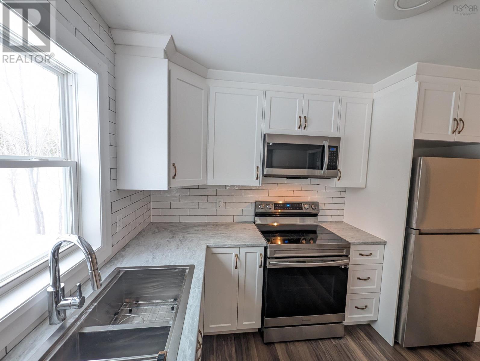 128 & 130 Renfrew Road, Enfield, Nova Scotia  B2T 1M6 - Photo 10 - 202603313