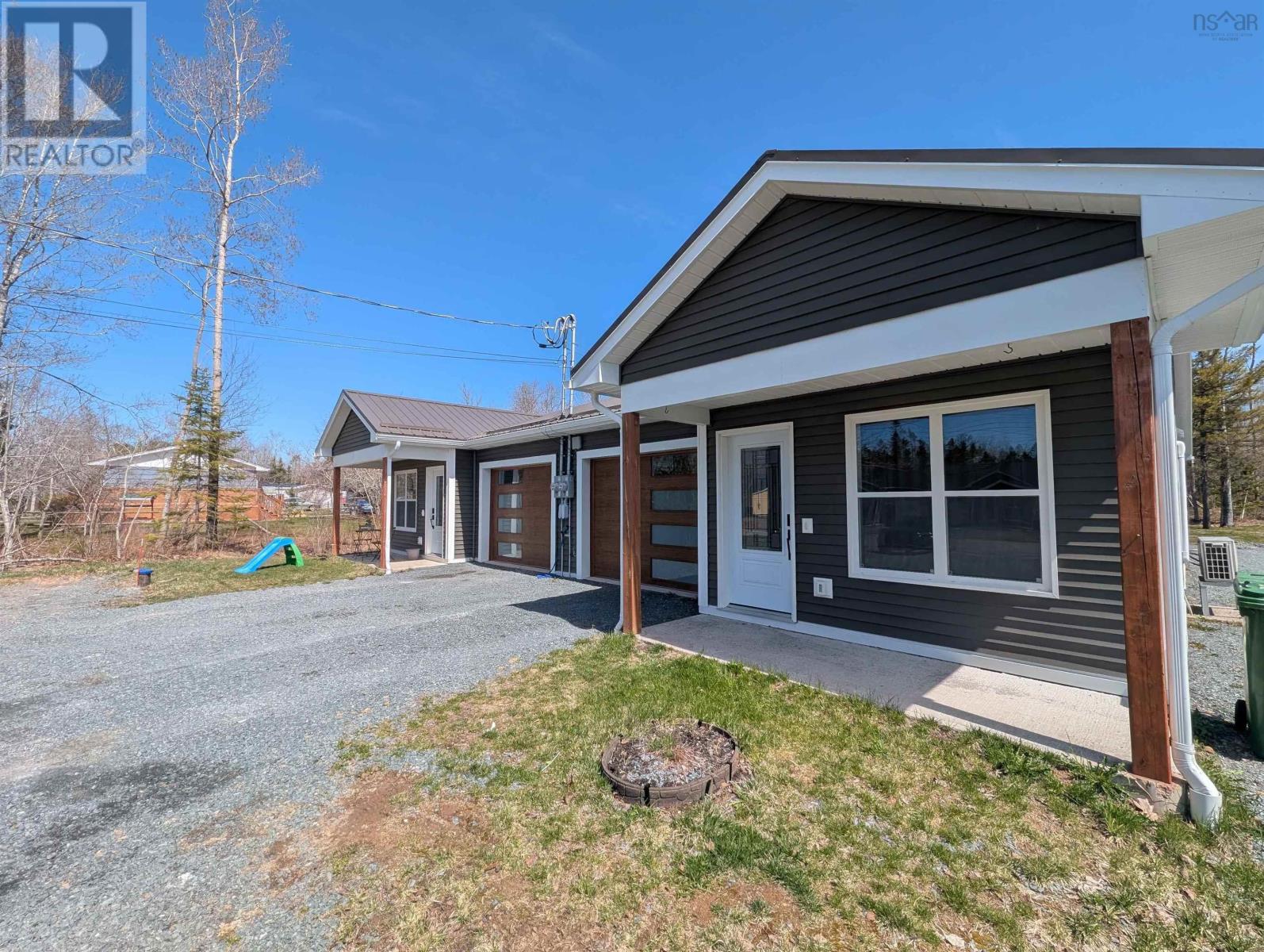 128 & 130 Renfrew Road, Enfield, Nova Scotia  B2T 1M6 - Photo 4 - 202603313