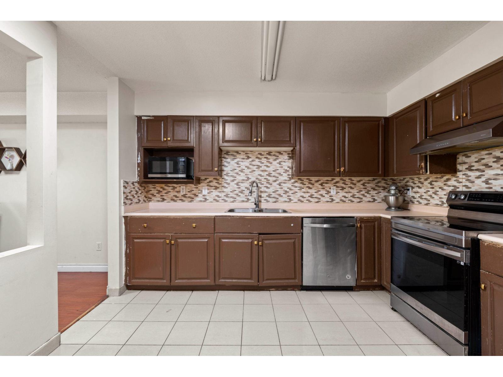 306 12101 80 Avenue, Surrey, British Columbia  V3W 5V6 - Photo 11 - R3115883