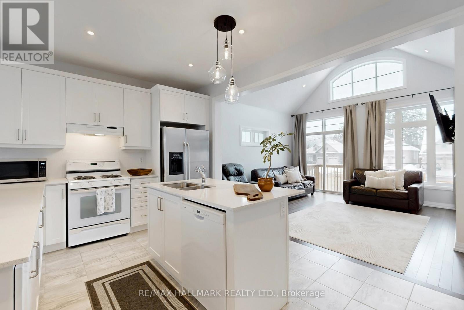 2 HOLTBY COURT, Scugog, Ontario