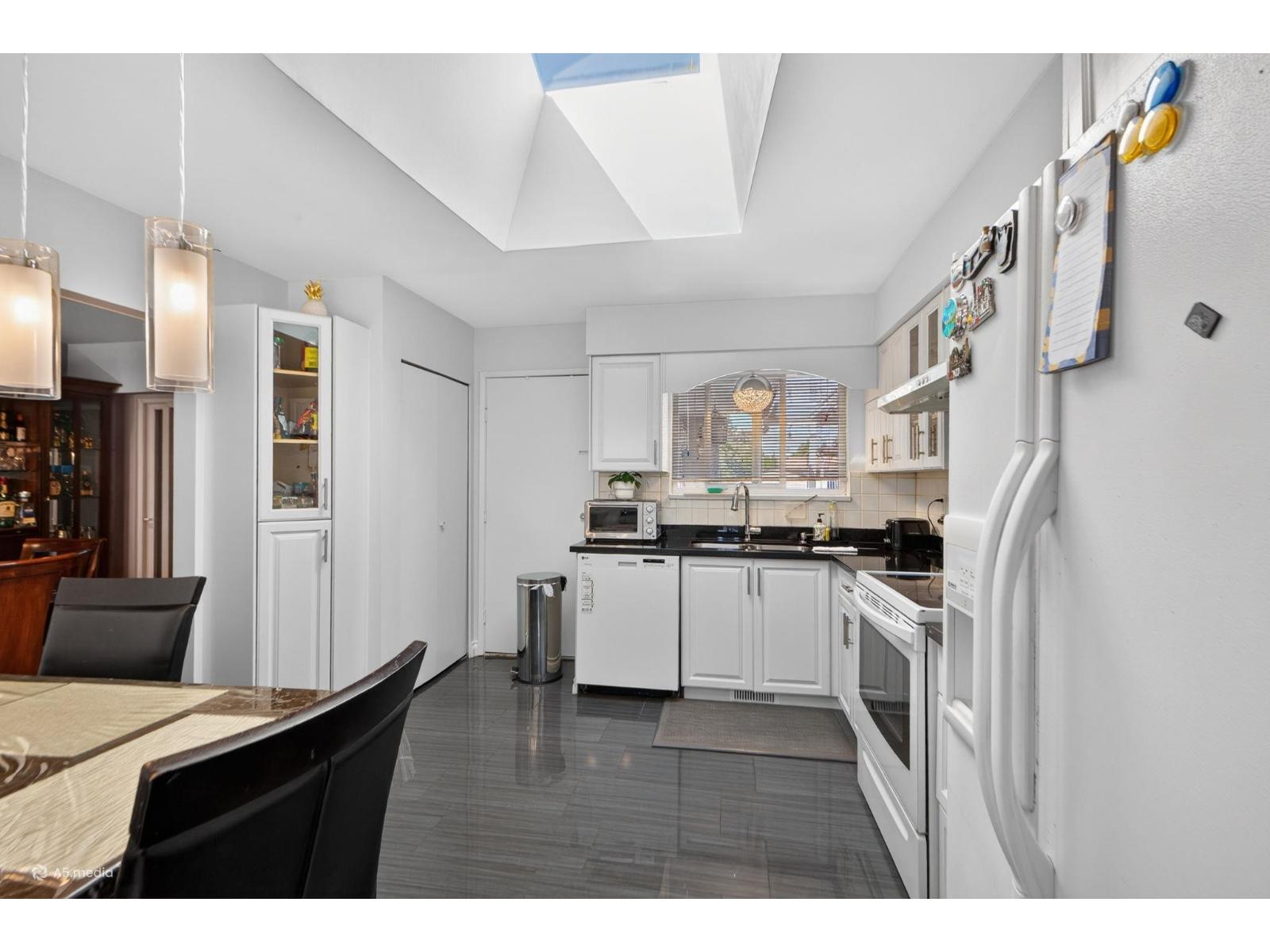 11627 72a Avenue, Delta, British Columbia  V4C 1B2 - Photo 9 - R3115215