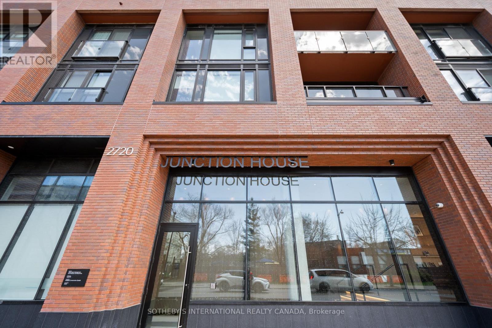 323 - 2720 Dundas Street W, Toronto, Ontario  M6P 1Y2 - Photo 2 - W13047956