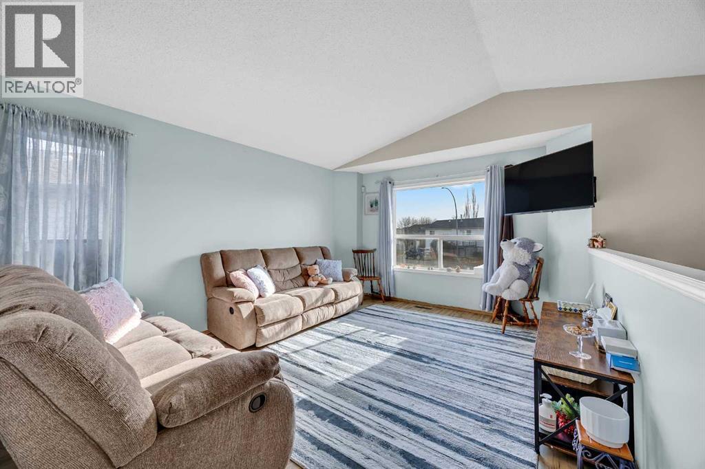 191 Applebrook Circle SE, Calgary, Alberta  T2A 7T3 - Photo 4 - A2289496
