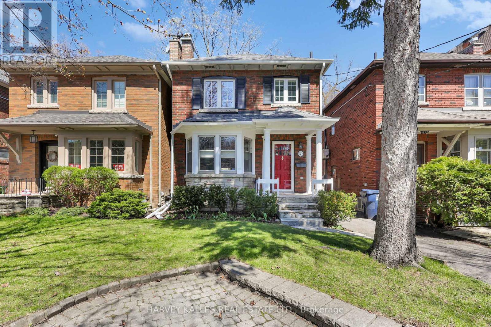 <div class="slider-price">$1,795,000</div><p>30 Braeside Road, Toronto, Ontario</p>