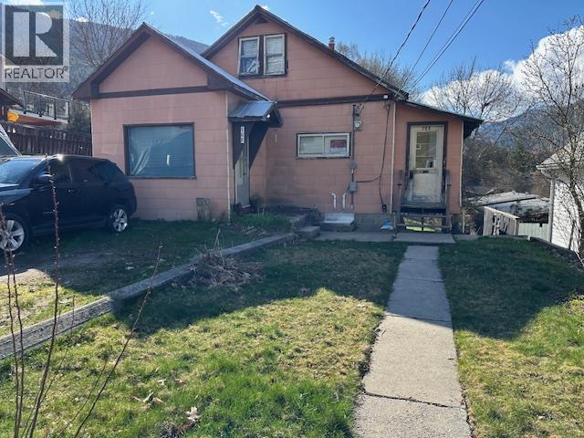 108 Richards Street, Nelson, British Columbia