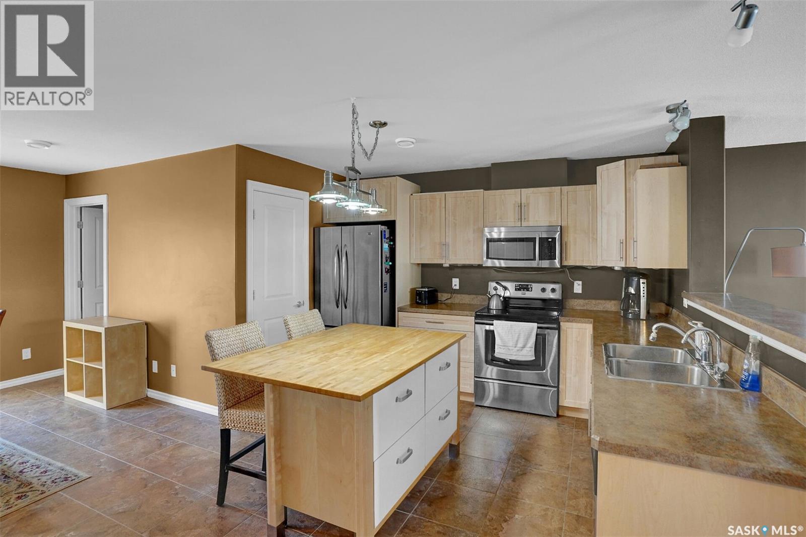 8 3225 Woodhams Drive E, Regina, Saskatchewan  S4V 3A2 - Photo 7 - SK034148