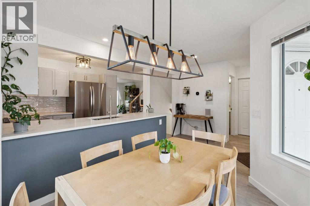 92 Scenic Gardens Nw, Calgary, Alberta  T3L 1Y6 - Photo 4 - A2305633